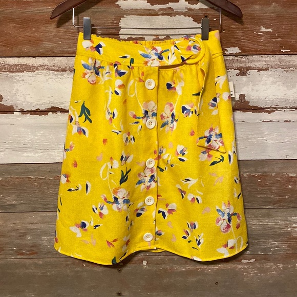 Yellow Floral Skirt! Size Small! NWT! - Picture 2 of 8